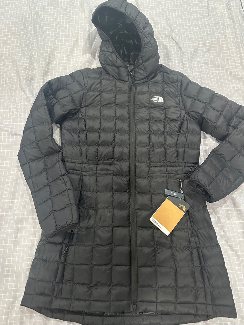 The North Face Women’s Black Hooded Quilted Puffer Coat